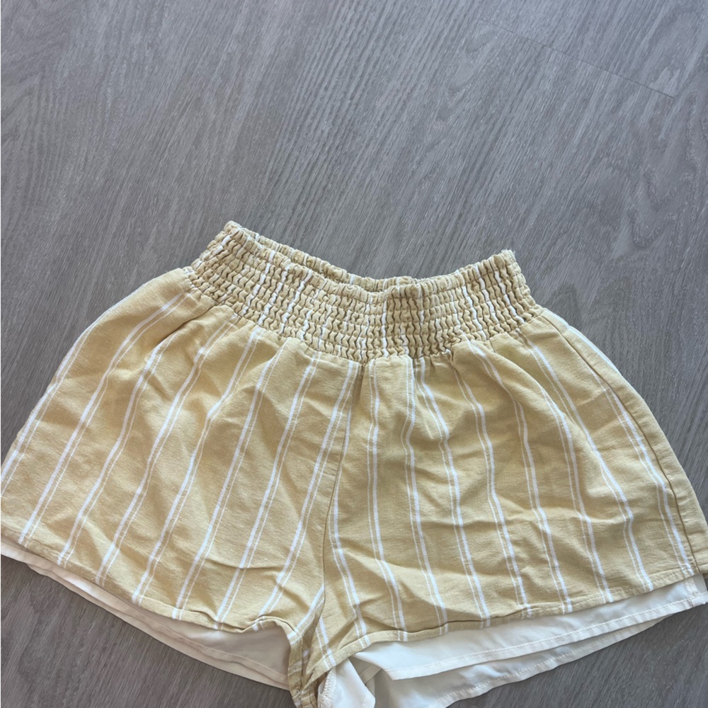 Boutique linen shorts